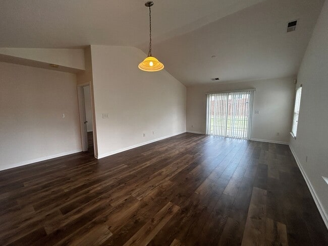 Building Photo - Lovely 3 Bedroom Home in Kyliglen!
