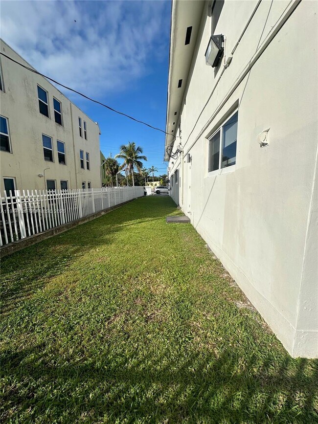 Building Photo - 12101 Griffing Blvd