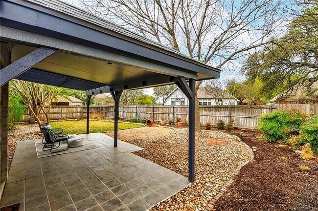 Building Photo - 201 Rio Vista Dr