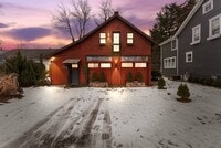 Building Photo - 264 Lake St