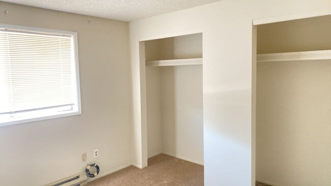 Building Photo - 1725 N Perry~+