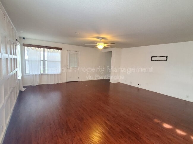 Building Photo - 555 Planters Pass