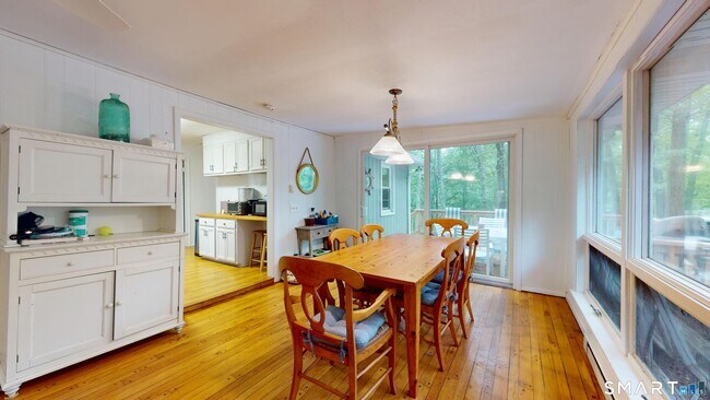 Building Photo - 69 Carol St