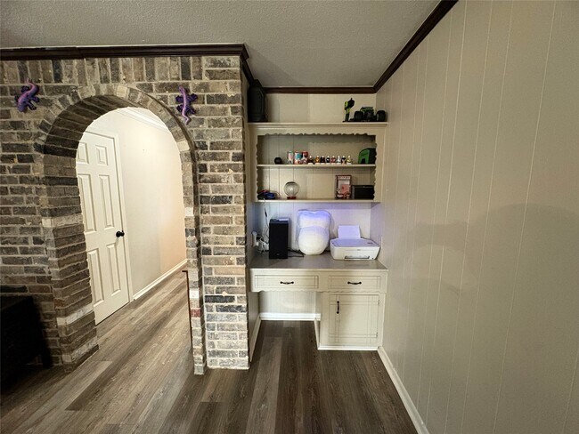 Building Photo - 21802 Rotherham Dr