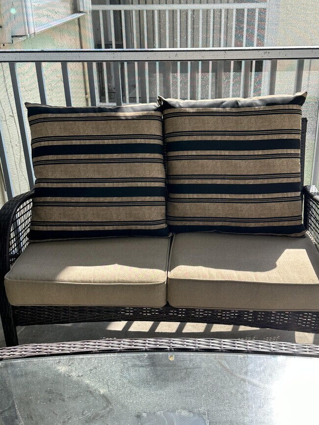 Building Photo - 650 Snug Harbor Dr