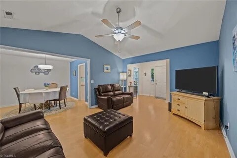Building Photo - 7406 Merry Oaks Ct