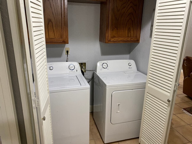 Building Photo - 6614 Long Meadow Dr