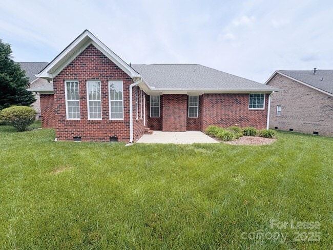 Building Photo - 108 Avaclaire Way