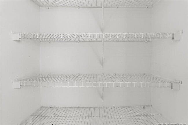 Building Photo - 166 Oakview Dr