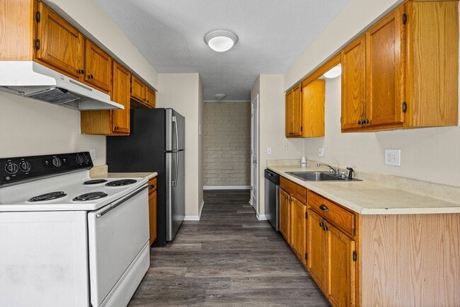 Building Photo - 30 Stenwick Dr