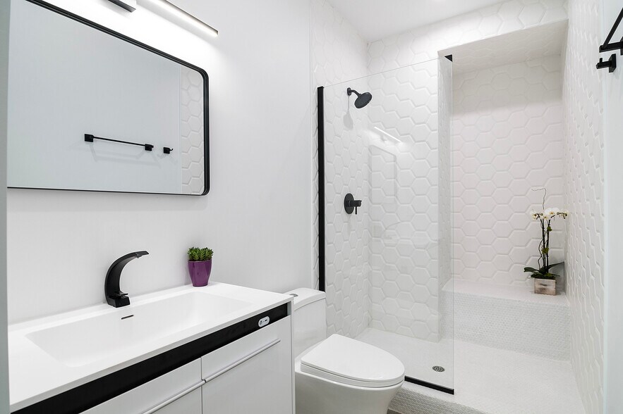 Building Photo - 4610 Franklin Ave