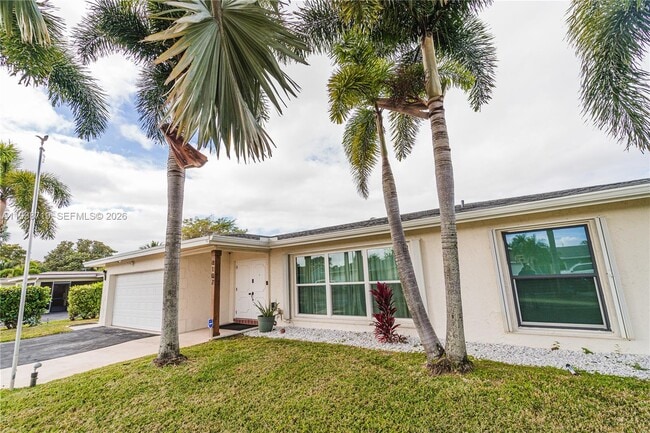 Building Photo - 8107 NW 74th Ave