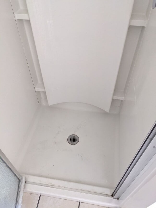 Building Photo - Updated 5 bedroom 3 bathroom house w/ HUGE YARD