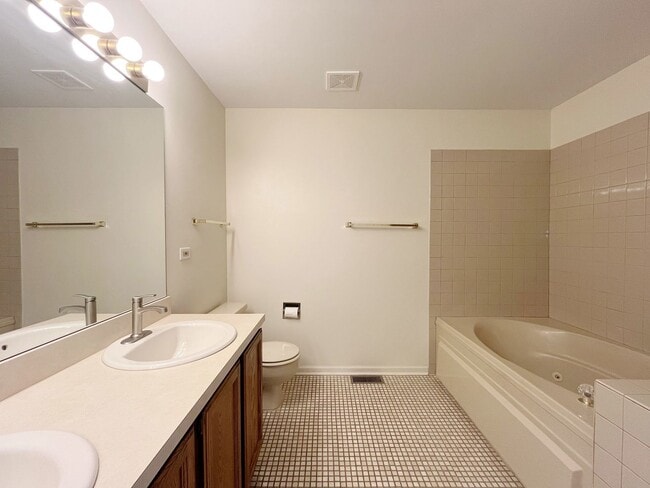 Building Photo - 312 Spring Creek Cir