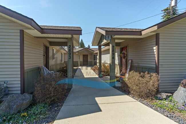 Building Photo - 2 Bedroom 1 Bath Home with Off-Street Parking Available in Coeur d'Alene!