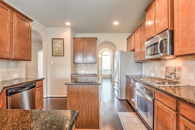 Building Photo - 26335 Cedar Pine Dr