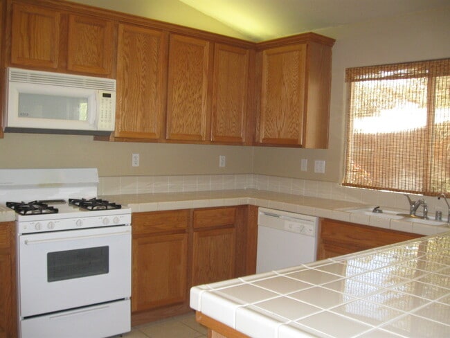 Building Photo - Northwest Home - ** Move In Special **