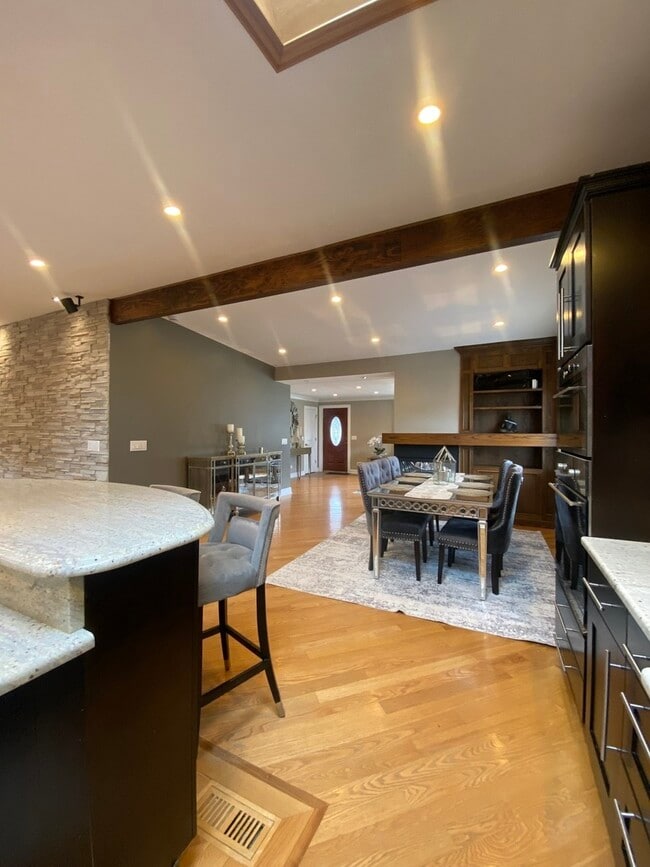 Building Photo - 4735 Locust Ave