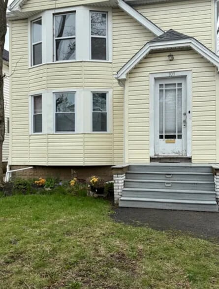 Building Photo - 109 Shepard Ave