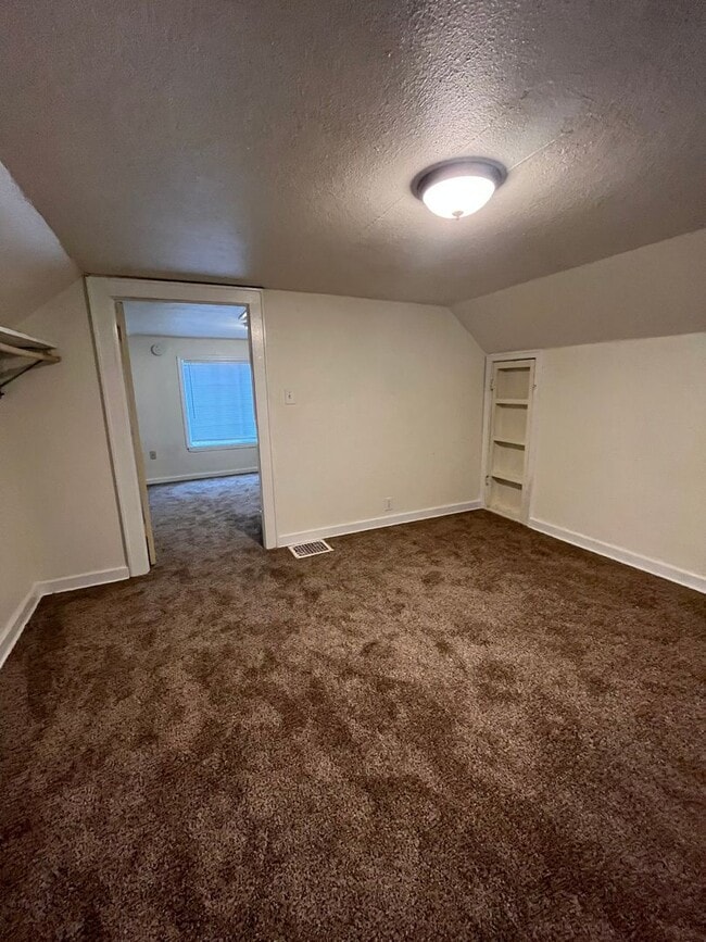 Building Photo - Charming 2-bedroom, 1-bathroom in Downtown Albany!