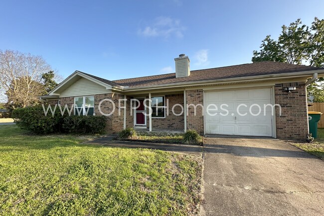 Building Photo - Move-in Special w/ Signed Lease by April 15