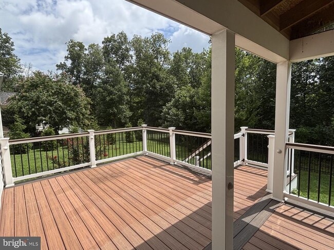 Building Photo - 41595 Revival Dr