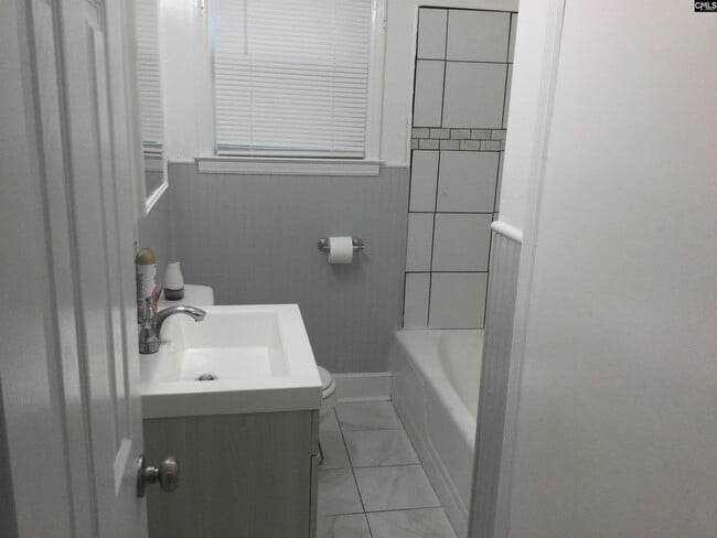 Building Photo - 1398 Williams Estate Dr