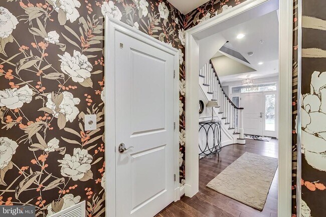 Building Photo - 10821 Symphony Park Dr