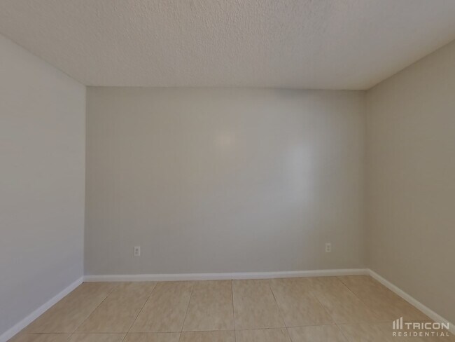 Building Photo - 7319 Volley Dr N