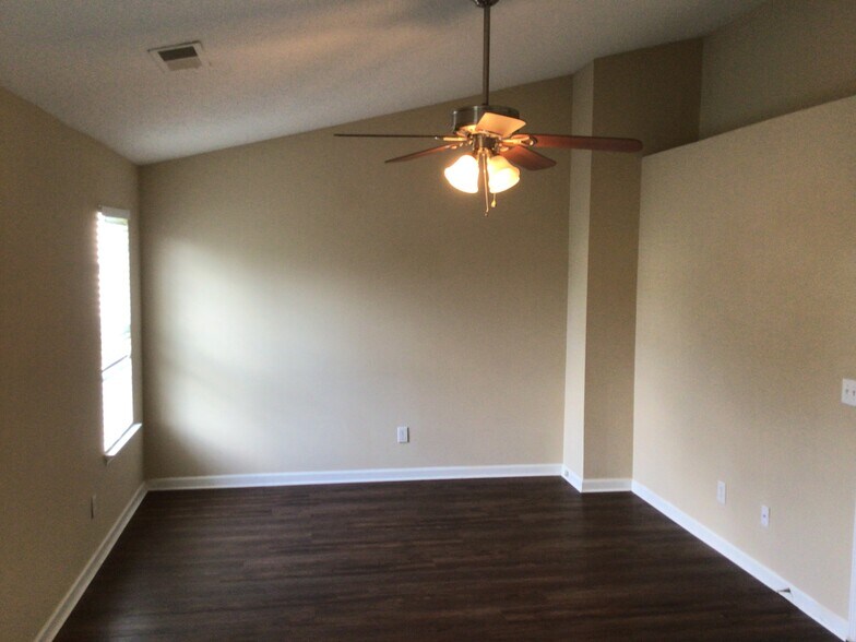 Building Photo - 23 Pilot Ridge Ct