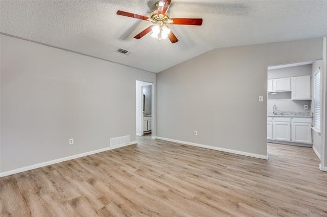 Building Photo - 830 Woodland Ct