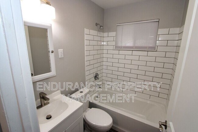 Building Photo - 918 Dennison Ave