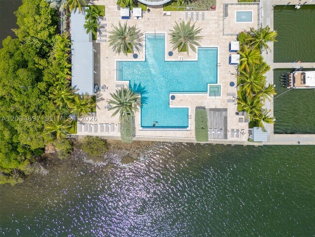 Building Photo - 17111 Biscayne Blvd