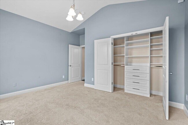 Building Photo - 906 Deephallow Pl