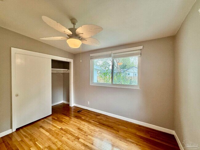 Building Photo - 205 Fairpoint Dr