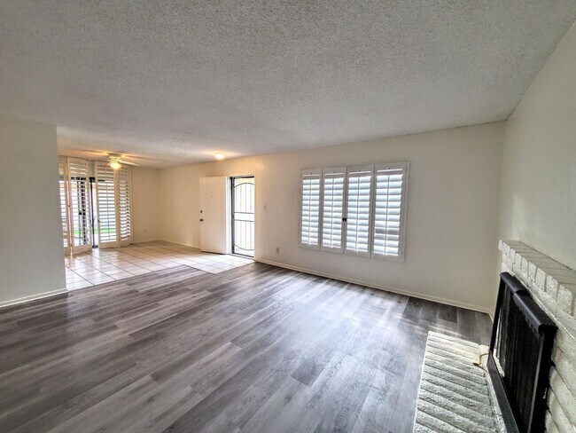 Building Photo - Single Story Beautiful House - Close to Ev...