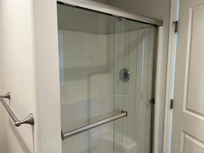 Building Photo - 3 Bed | 2.5 Bath | 2 Car Garage Townhome in Grain Valley