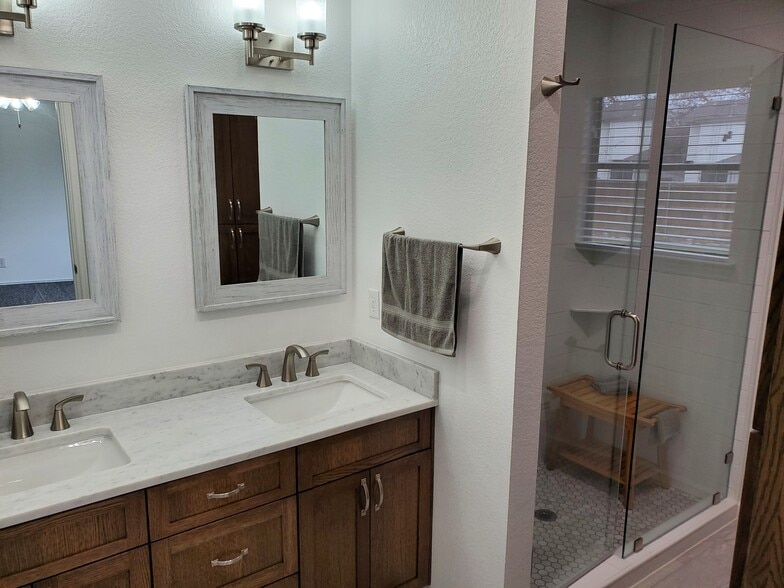 Building Photo - 9006 Bancroft Trl