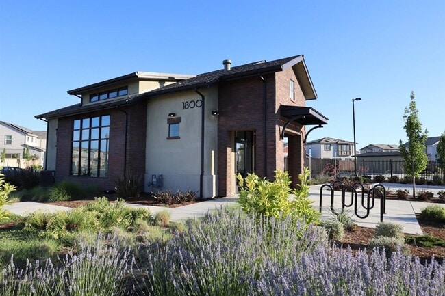 Building Photo - Resort-Style Living in Natomas Meadows | 4BD + Clubhouse & Pools SEE VIDEO