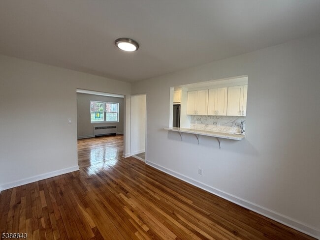 Building Photo - 13 W Roselle Ave