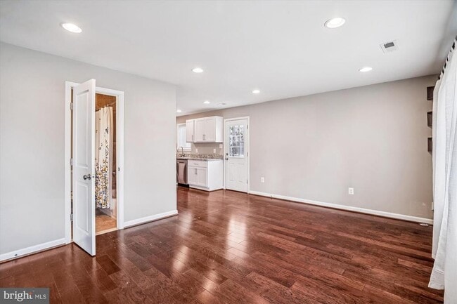 Building Photo - 3720 Harmon Ave