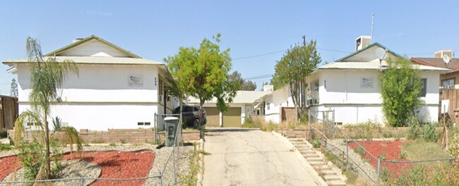Building Photo - 2 Bedroom Bakersfield Beauty!