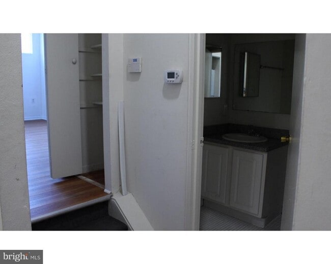 Building Photo - 2031 South St