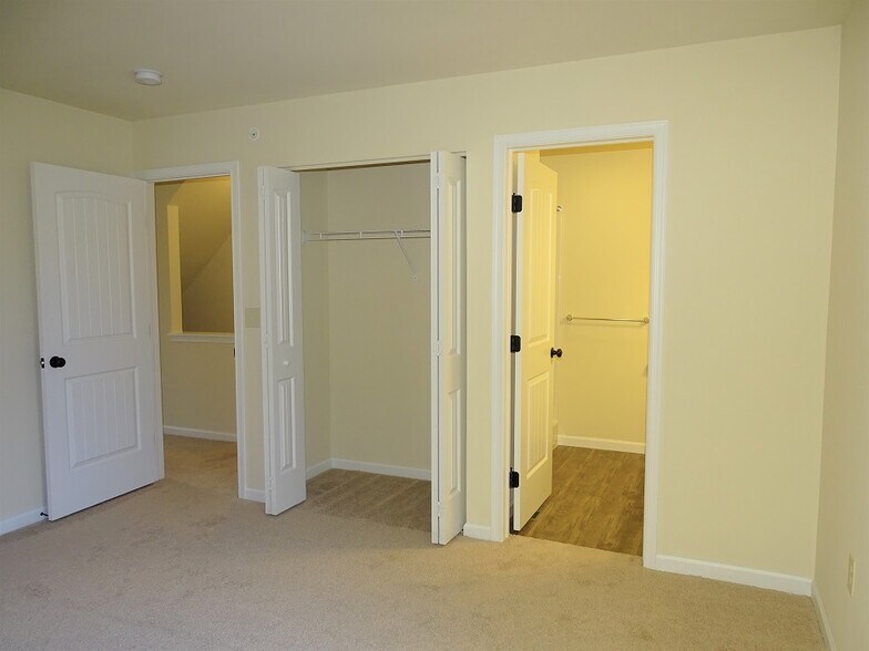 Building Photo - 609 Byler Cir