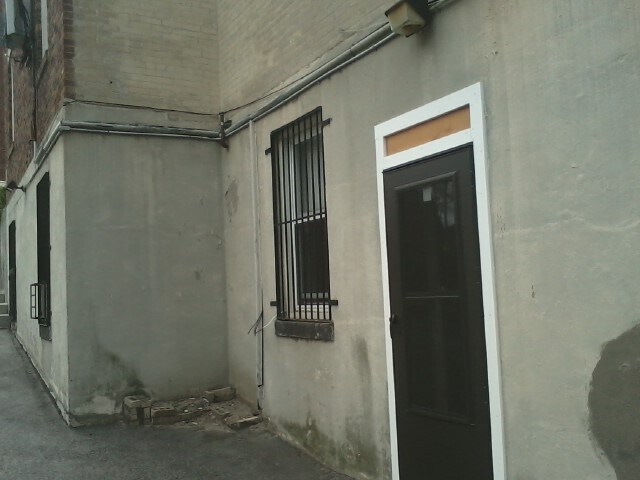 Building Photo - 2035 Commonwealth Ave