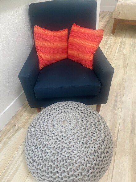 Building Photo - 805 Highland Ave