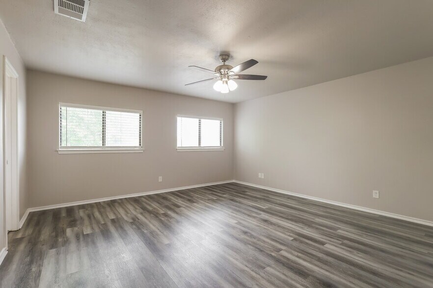 Building Photo - 8151 Cheryl Meadow Dr