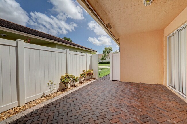 Building Photo - 9516 SW Flowermound Cir