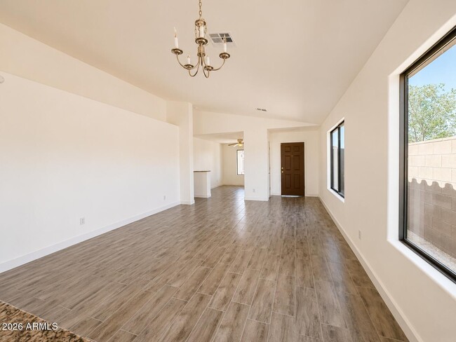 Building Photo - 5256 W Pleasant Ln