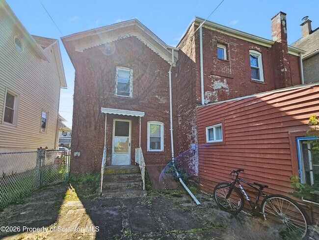 Building Photo - 1019 N Irving Ave